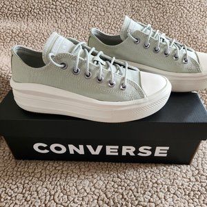 CONVERSE CHUCK TAYLOR NWOT
